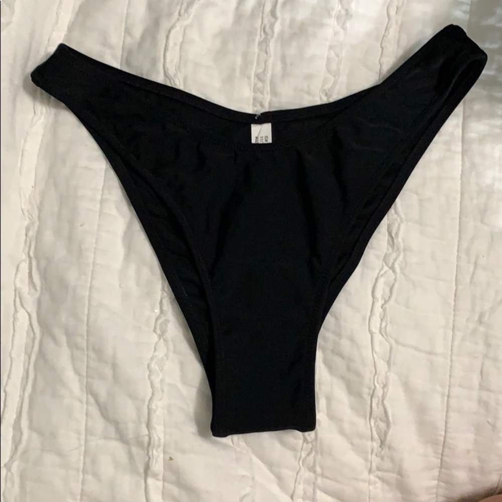 Ultra High Leg Cheeky Bikini Bottoms